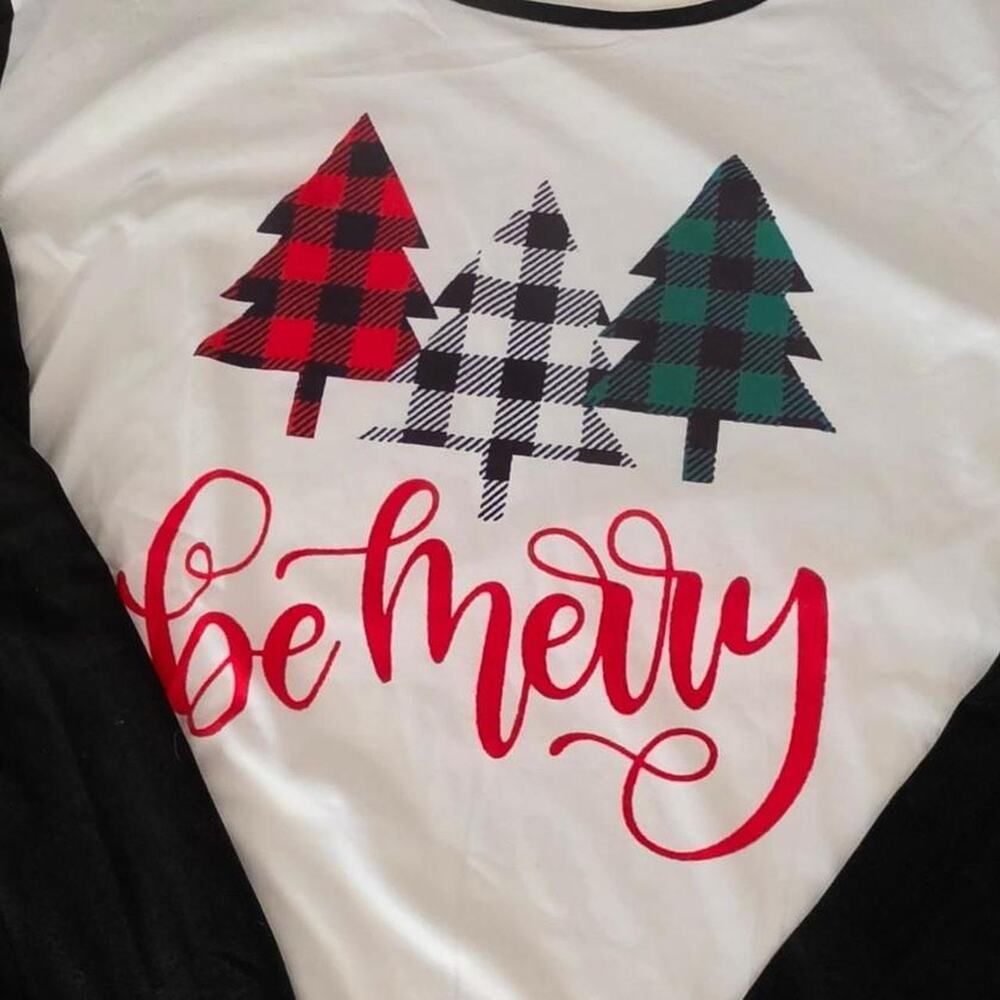 Nwot Buffalo Plaid Christmas Pajama Set - Picture 5 of 5